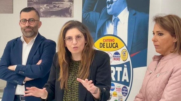 Laura Castelli a Lamezia contro questa Unione Europea