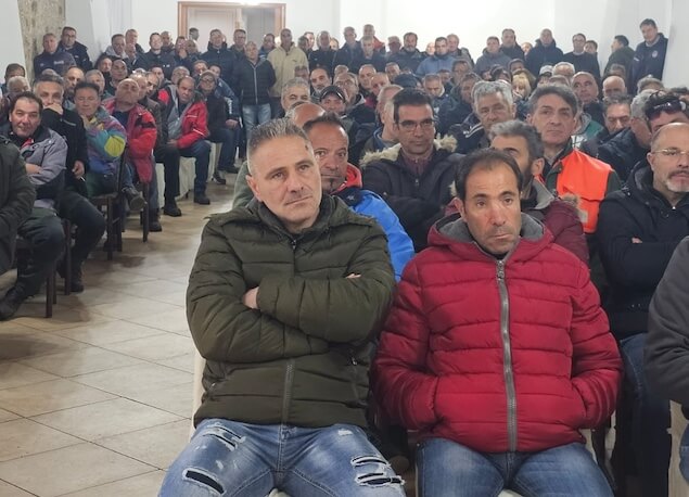 Rabbia, delusione e sconforto: la realtà dei lavoratori forestali di Cosenza con Calabria Verde